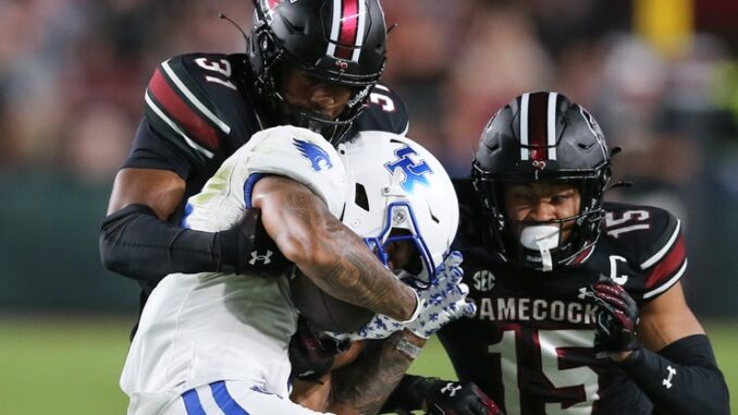 South-Carolina-football-players-Peyton-Williams-and-Brandon-Cisse-vs-Kentucky-on-September-27-2025-CJ-Driggers-GamecockCentral